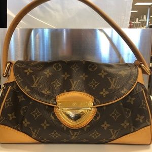 Beautiful Louis Vuitton Shoulder Bag